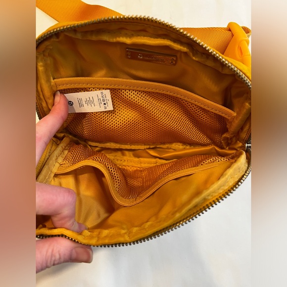 EUC Lululemon Everywhere Belt Bag | Honey Lemon (rare color) - Picture 7 of 8